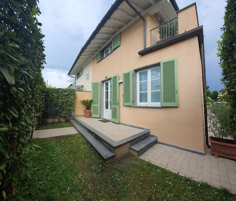 La Casa Di Elena Versilia - Two Apartments Marina di Pietrasanta