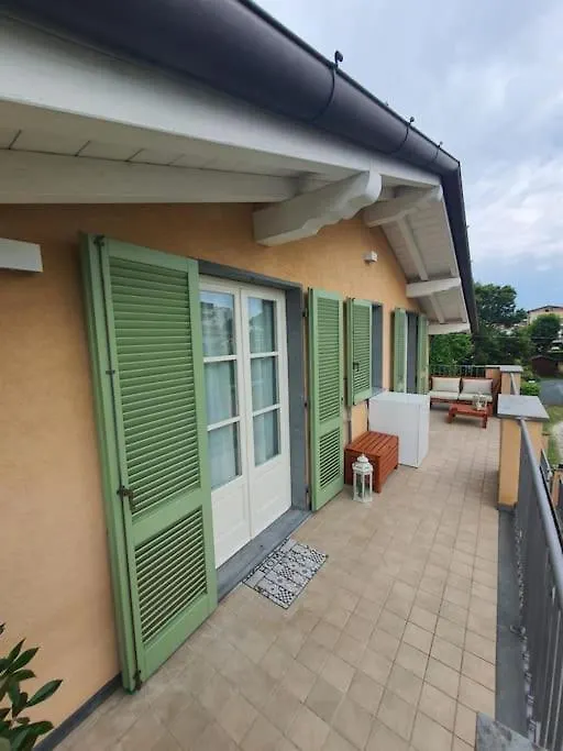 La Casa Di Elena Versilia - Two Apartments Marina di Pietrasanta Italy