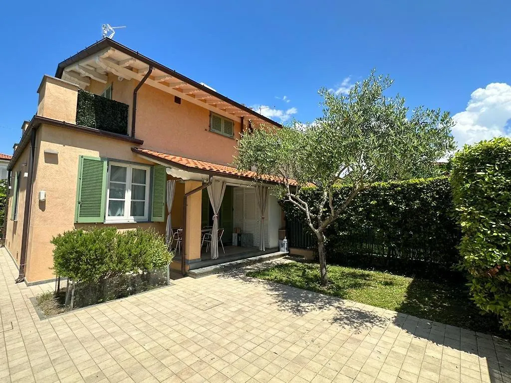 La Casa Di Elena Versilia - Two Apartments Marina di Pietrasanta