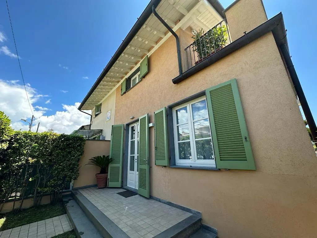 La Casa Di Elena Versilia - Two Apartments Marina di Pietrasanta 0*,  Italia