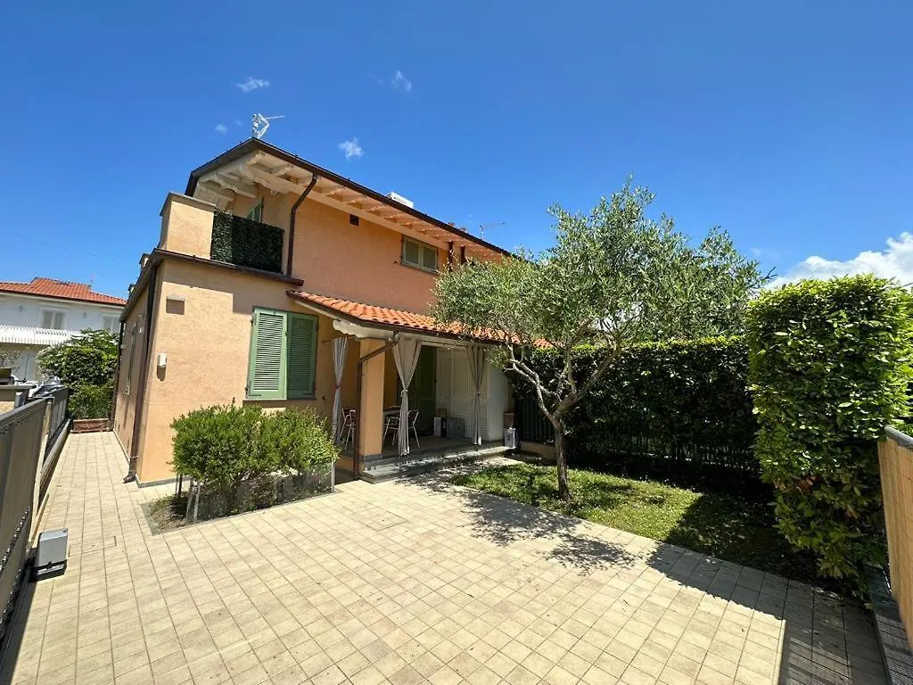 La Casa Di Elena Versilia - Two Apartments Marina di Pietrasanta