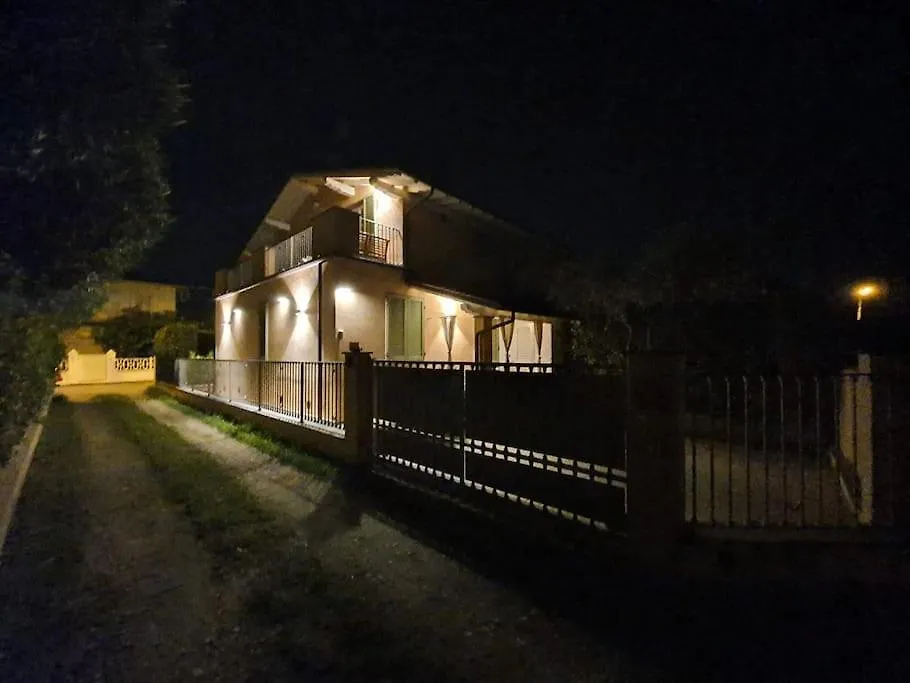 La Casa Di Elena Versilia - Two Apartments Marina di Pietrasanta Italy