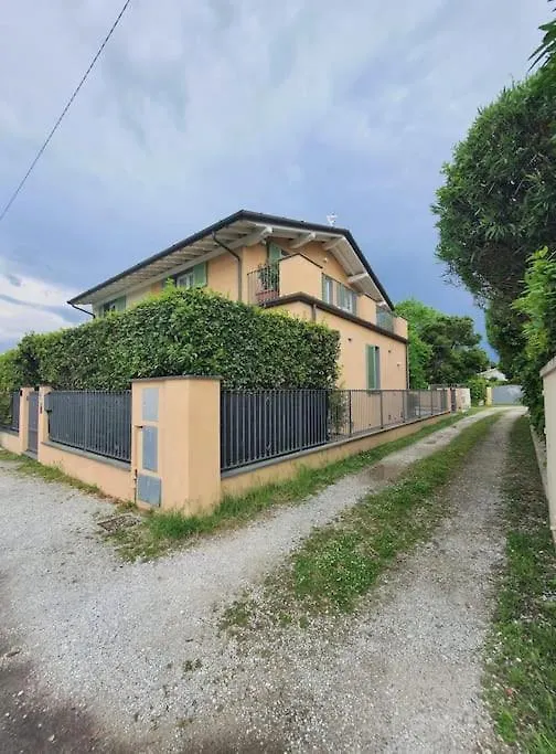 La Casa Di Elena Versilia - Two Apartments Marina di Pietrasanta